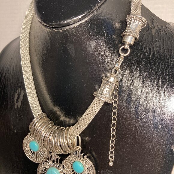 Fashion Chunky Silver Tone Necklace with Filigree Faux Turquoise Pendants - Picture 3 of 3
